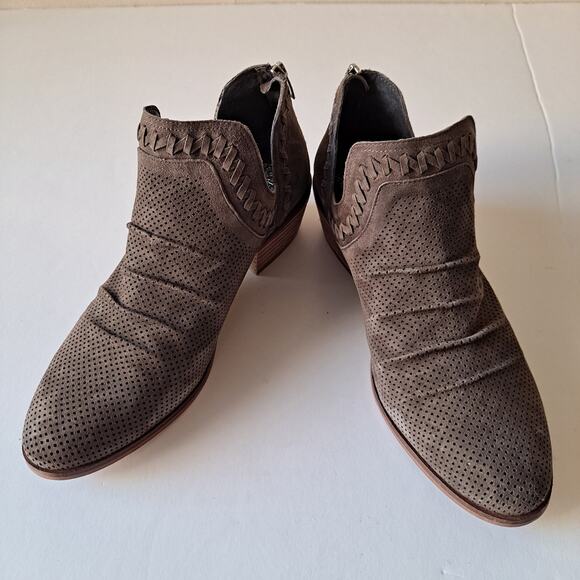 Vince Camuto Palmina Perforated Suede Block Heel Ankle Boot Brown Women Size 9.5 - Picture 5 of 13